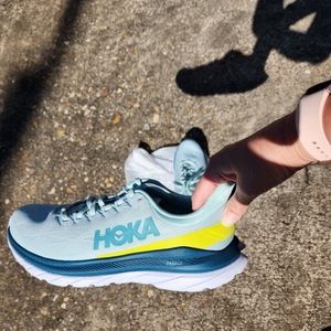 Mens Hoka Mach 4 New Never Worn size 11.5